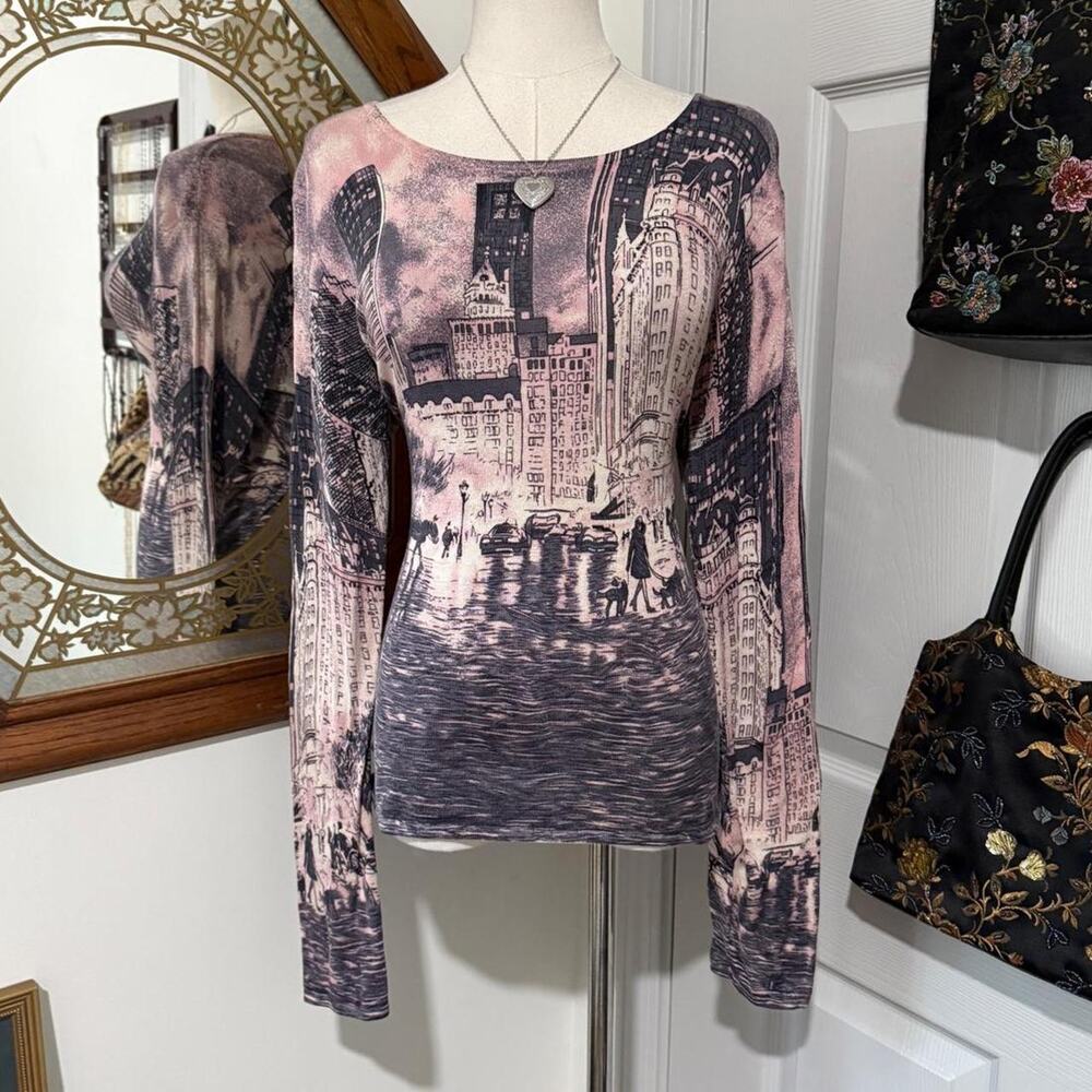 VTG Y2K City Girl by Nancy Bolen Pink & Purple Cityscape Graphic Long Sleeve Top